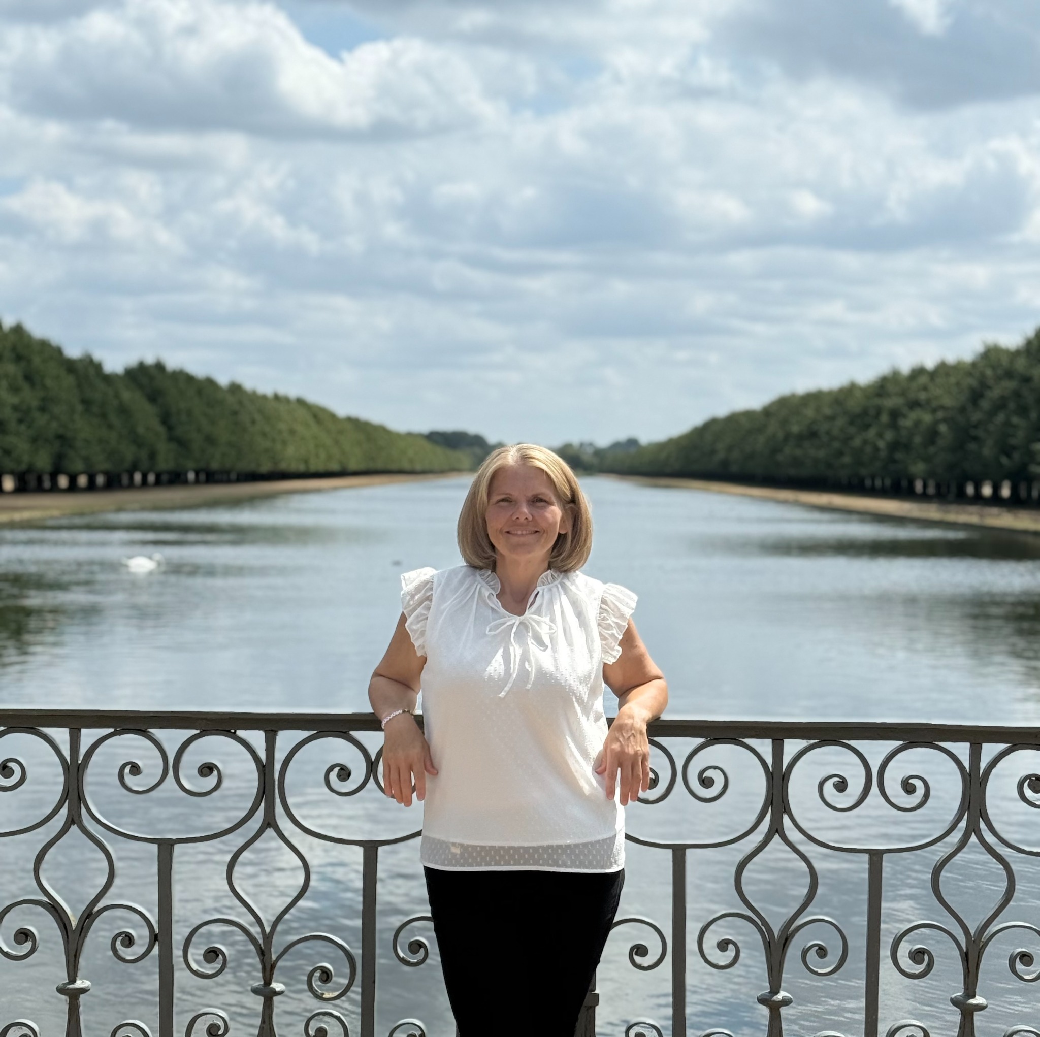 Dr. Lori L. Hall